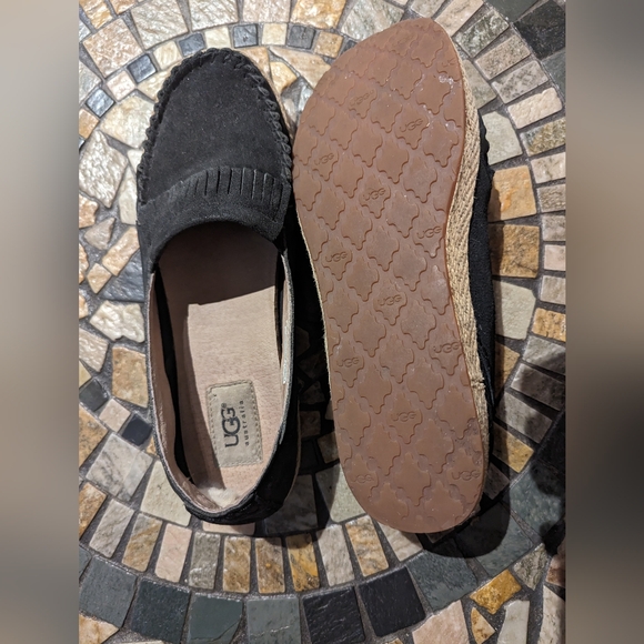 Ugg Australia Marrah Black Leather Moccasins - Picture 5 of 5